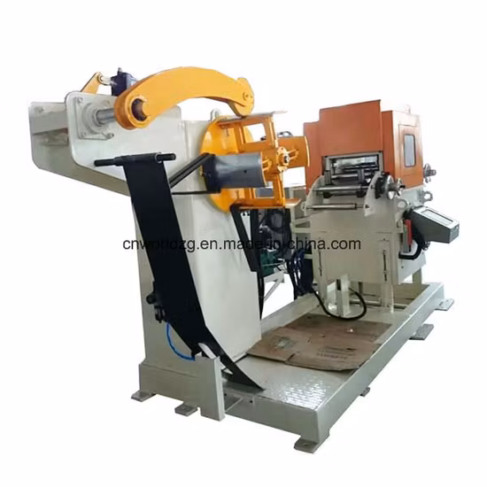 Alimentateur de dérouleur de bobine combiné avec tête de lisseur